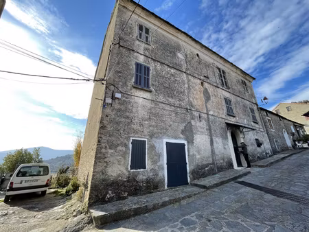 appartement duplex 5 pièces avec terrasse  cave et jardin - à rénover