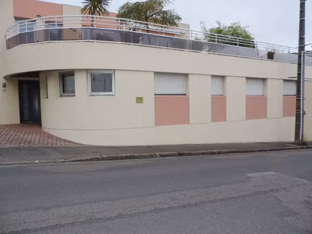 local commercial brest saint marc