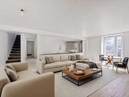 maison de 5 pièces  refaite à neuf- environ 100 m2 - 2 places de parking + jardin