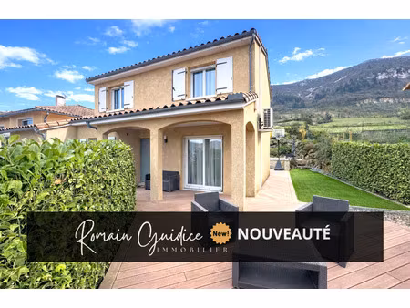 maison type 5 de 98 m2 avec garage et piscine sur terrain de 507 m2