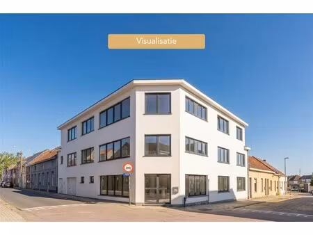 building met 5 entiteiten en casco handelsruimte