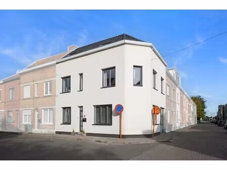 instapklare gezinswoning op toplocatie nabij gent!