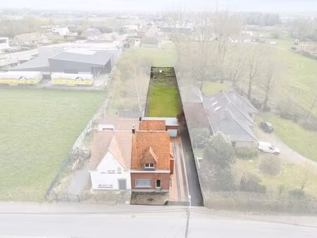 gezellige woning met potentieel op 985 m²