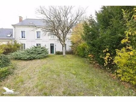 maison 8 pièces 280 m²