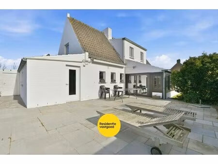 ruime villa (201m²) op wandelafstand van het centrum en strand te blankenberge!