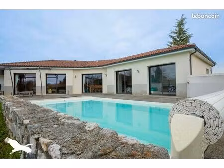 villa 6 pièces 148 m²