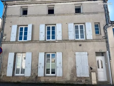 immeuble 189 m² saint jean d angely