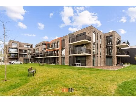 ruim en lichtrijk 2-slpk appartement met dubbel terras