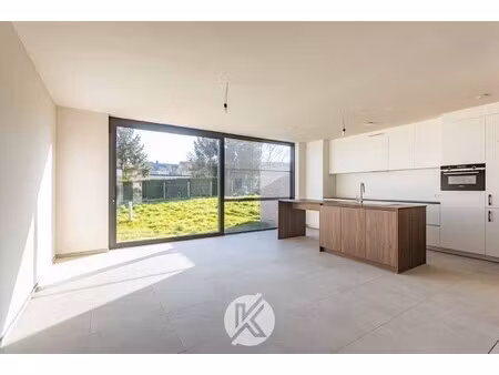 gesloten ben-woning op toplocatie in bambrugge