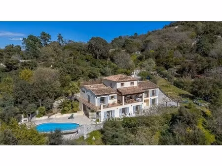 villa de luxe à vendre à fréjus : 1 150 000 € | 328m²