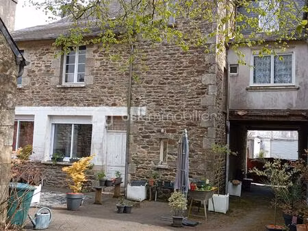 maison de ville de 285 m² à callac