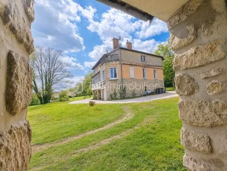 maison de 222 m² à berville