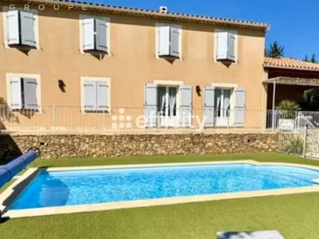 maison 7 pièces - 203 m²