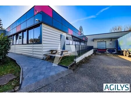 location local d'activités 790 m²