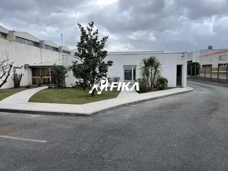 location local d'activités 390 m²