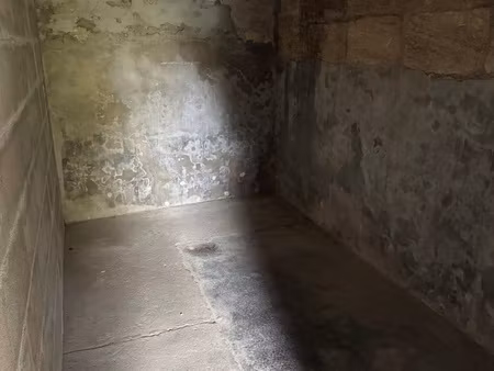 a louer box de garage/ st christoly de blaye