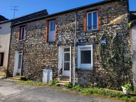 vente maison 8 pièces  200.00m²  lusanger