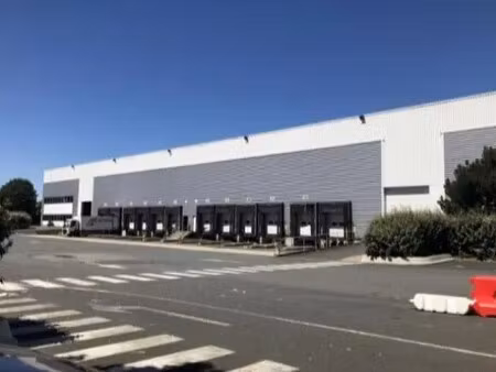 location entrepôt combs la ville 77380 22405m²