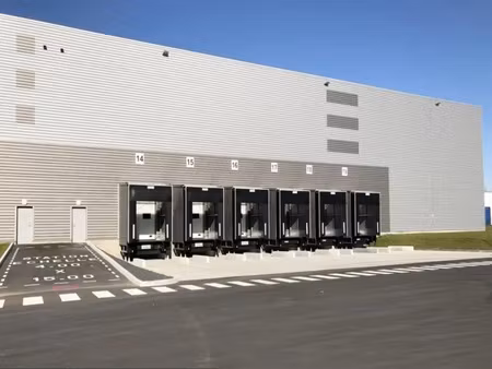 location entrepôt 5 881 m² à 12 130 m²