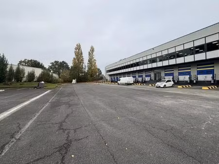 location entrepôt 2 639 m² à 8 058 m²