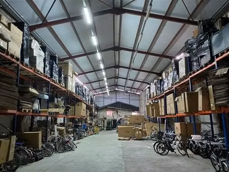 location local d'activités 1 180 m²