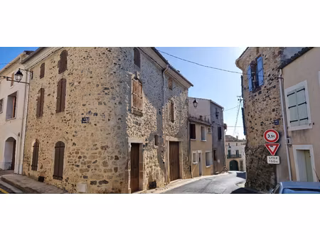 très belle maison de village avec garage et terrasse