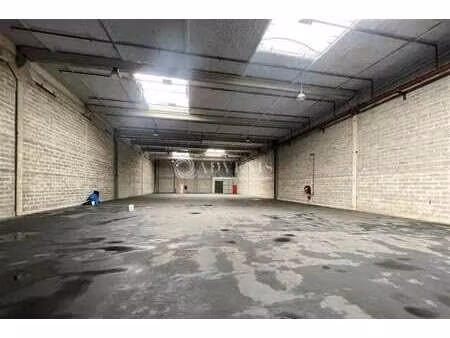 location entrepôt 1 352 m²