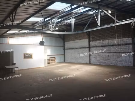location entrepôt 270 m²