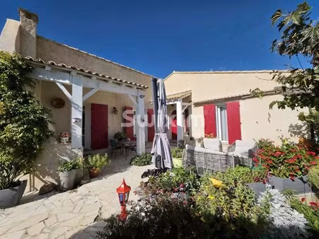 villa de plain pied en parfait état avec piscine