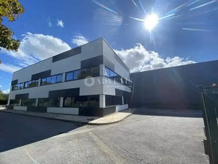 location local d’activités montigny le bretonneux 78180 2361m²