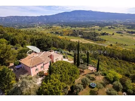 en exclusivité  une bastide familiale avec gîtes et vue imprenable sur le ventoux