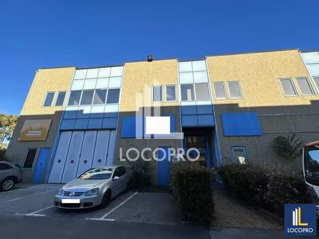 location local d'activités 377 m²