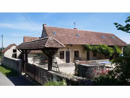 vente maison 6 pièces 188 m² à viry (71120)  283 500 €