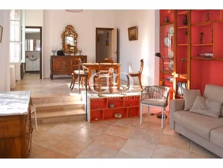 appartement 2 pièces - jardin - cassis centre