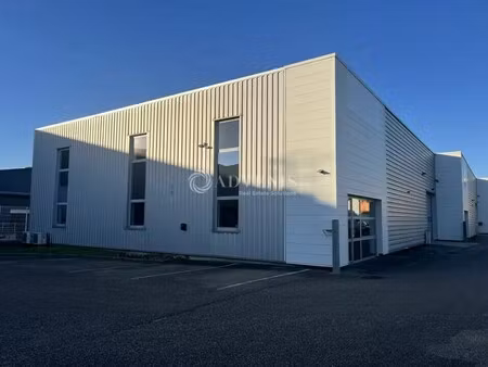 location local d'activités 479 m²