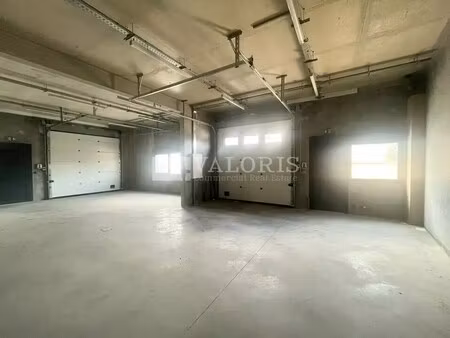 location local d'activités 145 m² à 343 m²