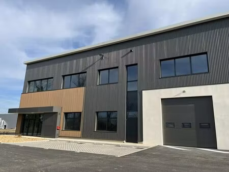 location local d'activités 889 m² à 3 486 m²