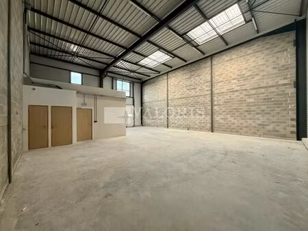 location local d'activités 176 m²