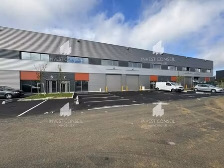 location local d'activités 300 m² à 1 020 m²