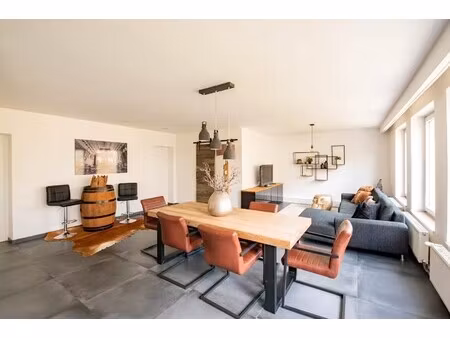 lichtrijk appartement met 2 slaapkamers