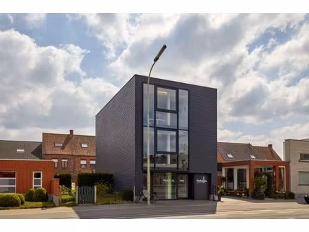 roeselare-stadsrand : trendy kantoorruimte van100-125m² in een recent gebouw met mogelijkh
