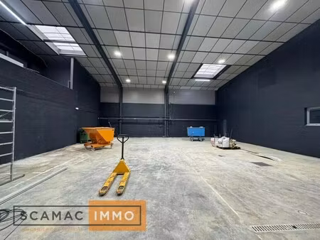 vente entrepôt 1 879 m²
