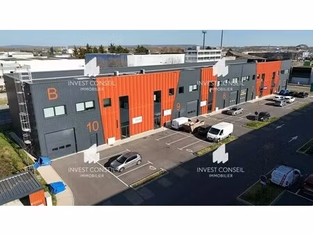 location local d'activités 316 m²