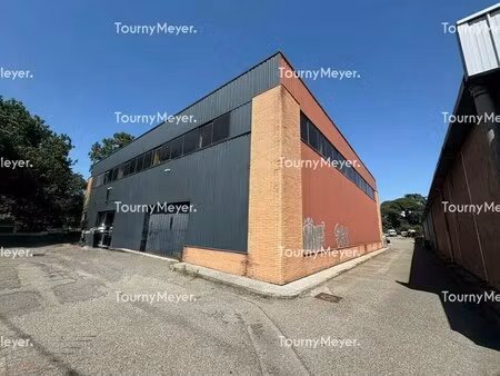 vente local d'activités 1 324 m²