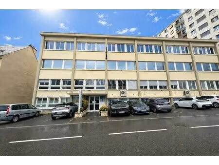 location bureaux 141 m²