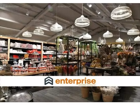 location commerce 130 m²