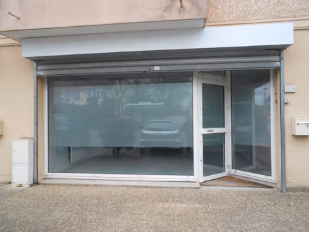 location local commercial 42m² pontault combault 77340