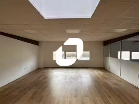 location bureaux morainvilliers 78630 125m²