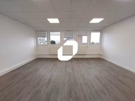 location bureaux 33 m² à 461 m²