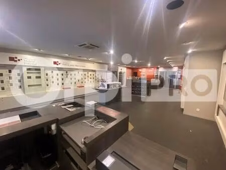 location commerce montauban 82000 208m²
